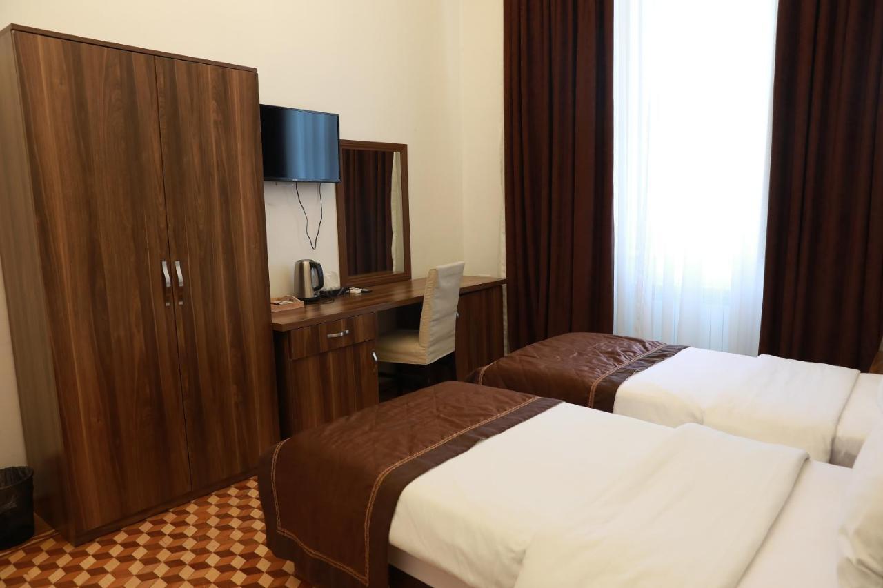 Malakan Hotel Baku Exterior photo